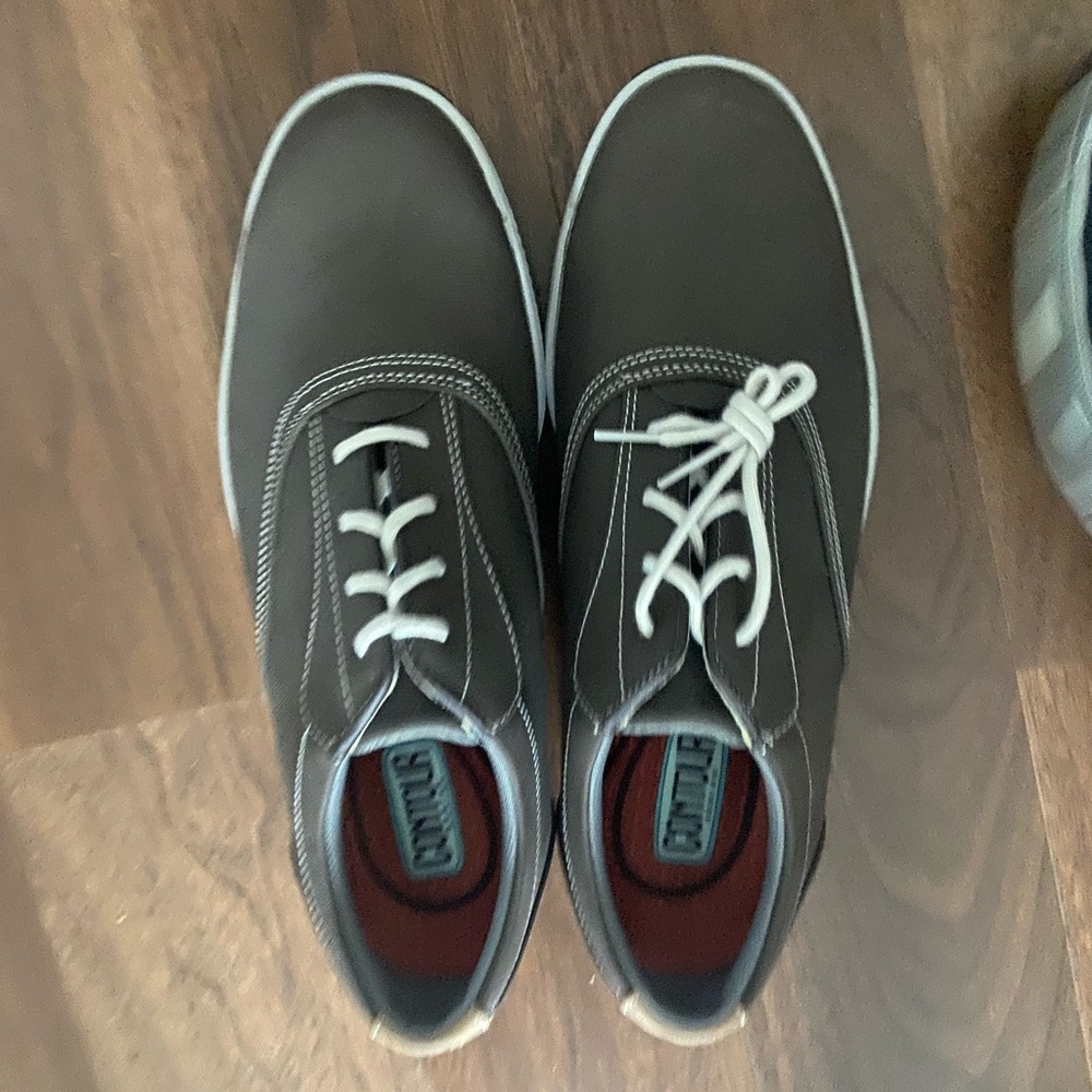 FootJoy golf shoes size 9 M - brand new/ never worn